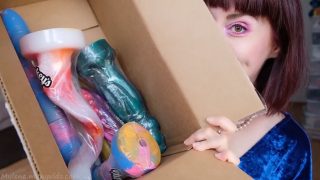 Mylene Just look at it! New fave @HankeysToys unboxing